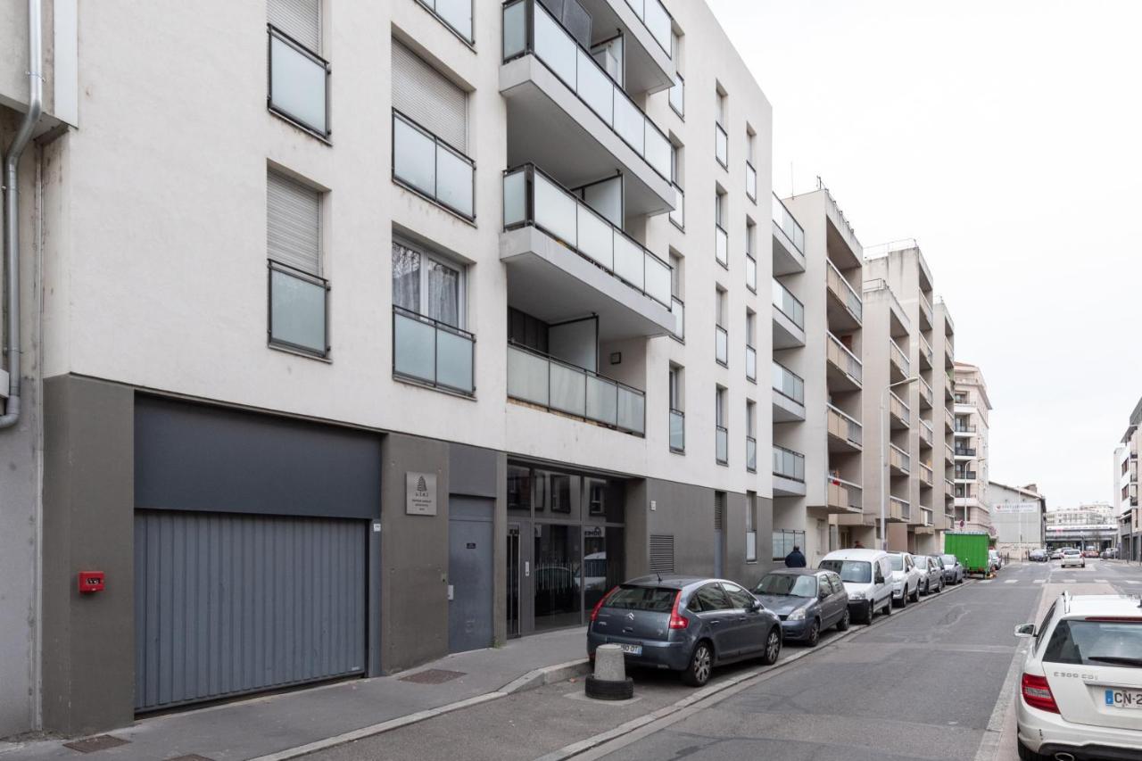 Le 7 De Coeur - Grand T4 Avec Balcon Lyon Exterior photo